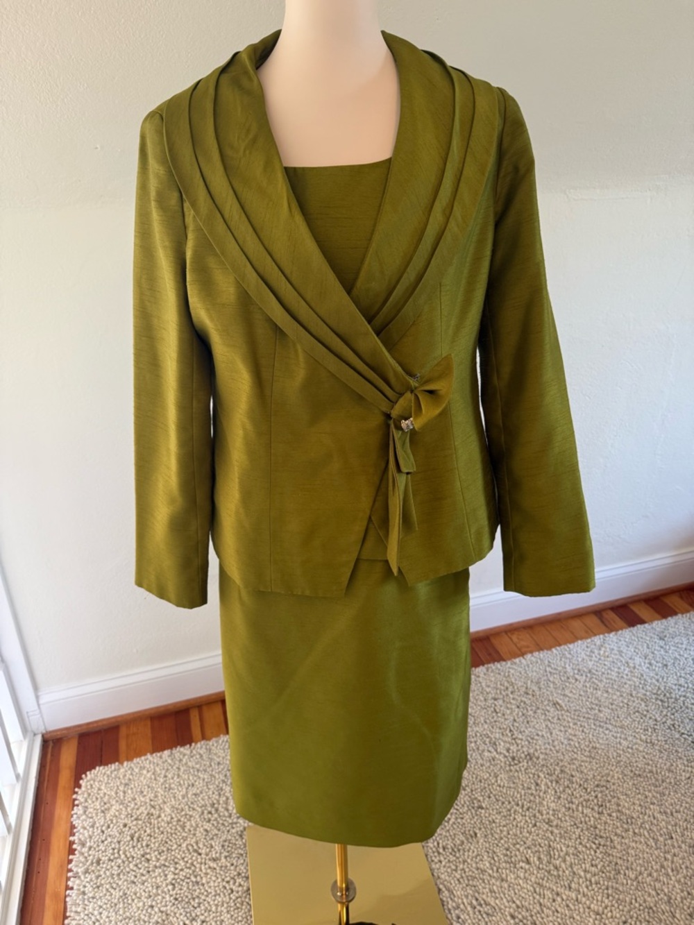 Terramina Olive Three Piece Pencil Skirt Suit Size 8